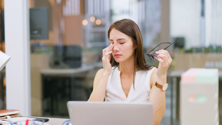 Lutein and zeaxanthin eye health supplements for screen users