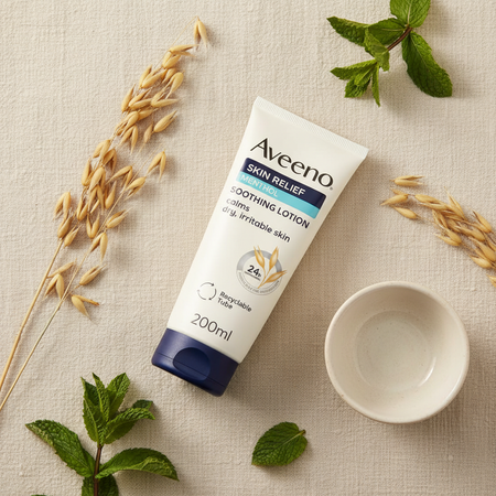 Aveeno cream with Oat & Mint Flat Lay
